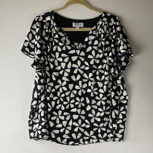 Elle Monochrome Floral Blouse
